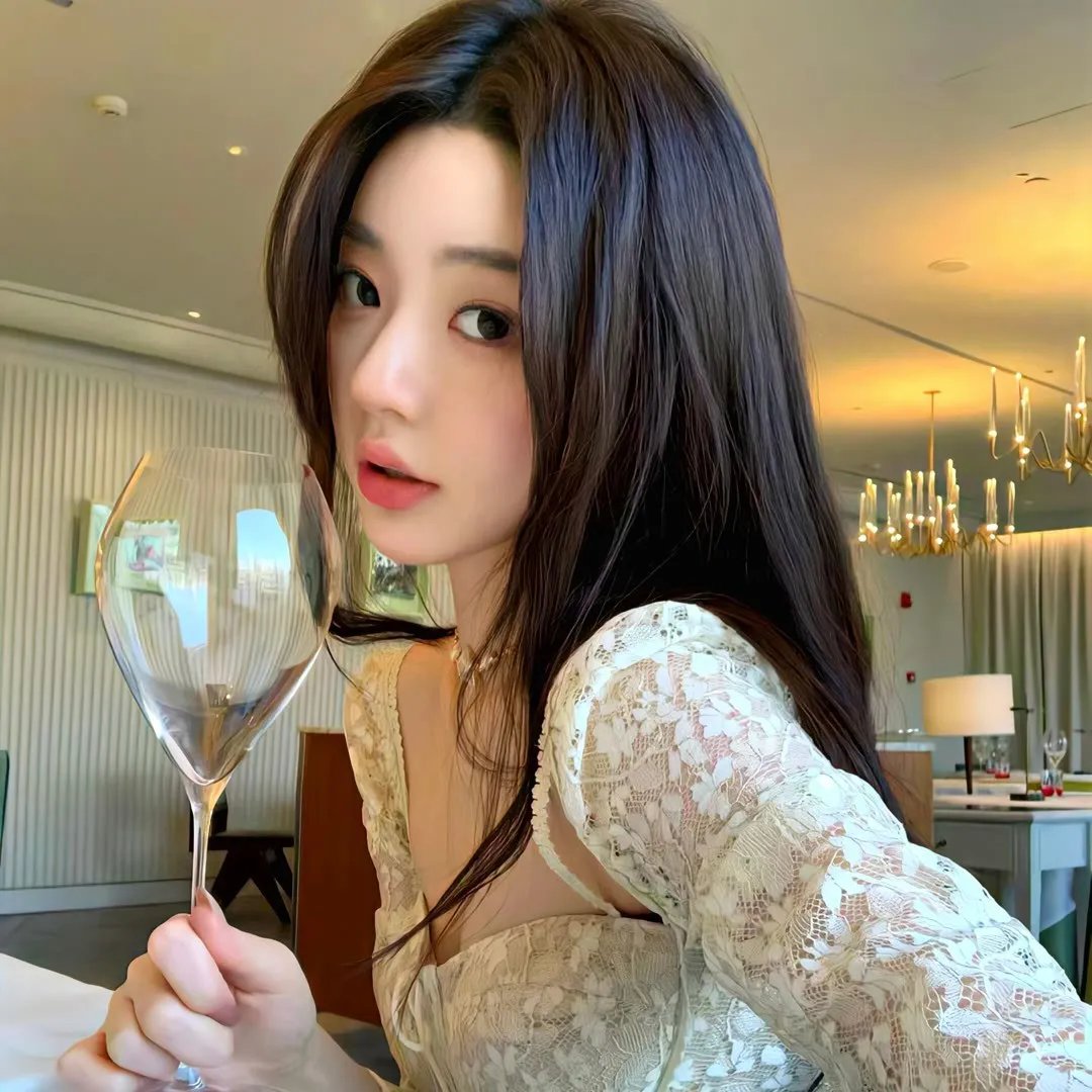 战火中的花蕾